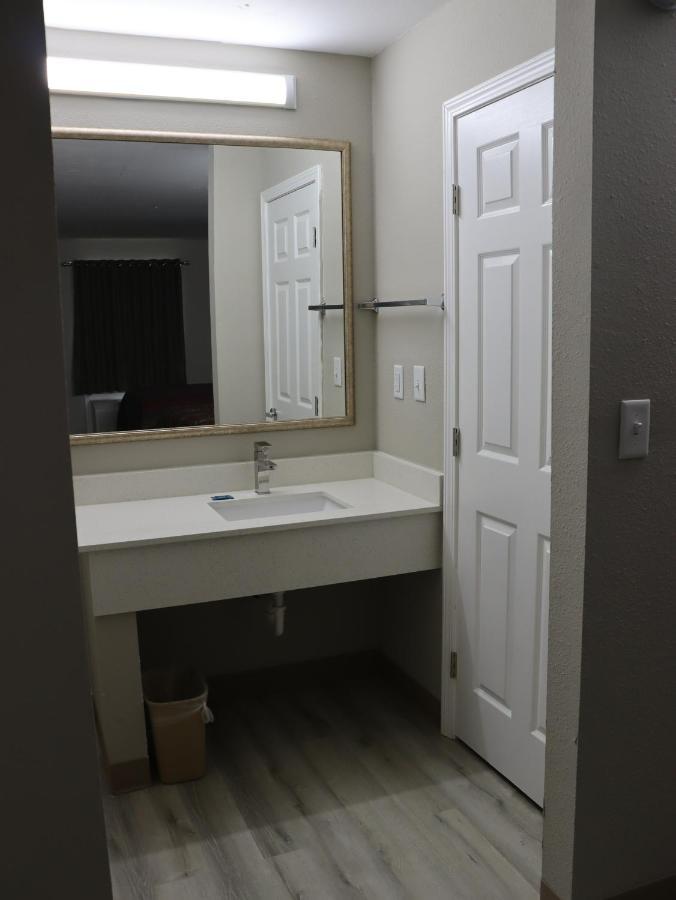 Crossroads Inn & Suites 웨스트 멤피스 외부 사진