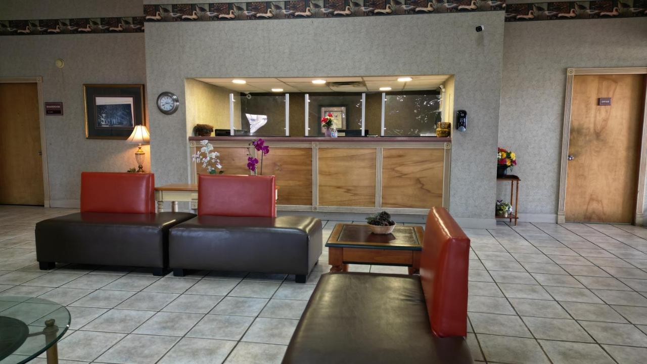 Crossroads Inn & Suites 웨스트 멤피스 외부 사진